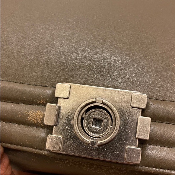 Authentic Chanel, please check all picture of condition - Picture 9 of 17